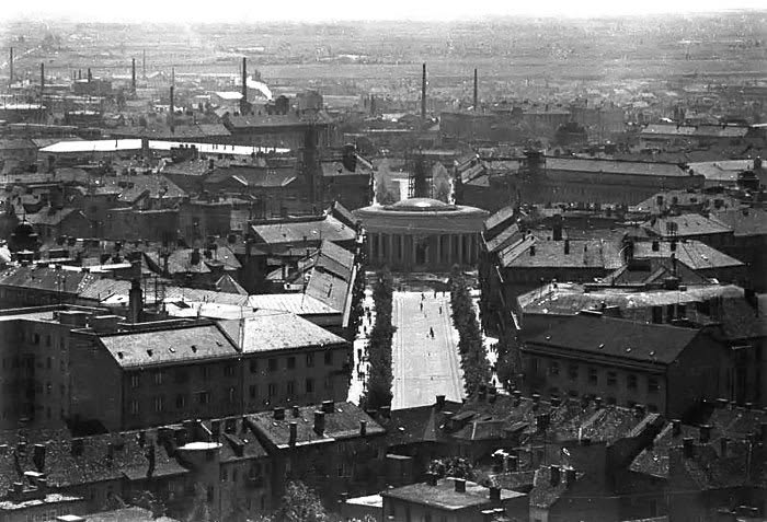 Panorama. Pogled s tornja zagrebačke prvostolnice 1942. godine